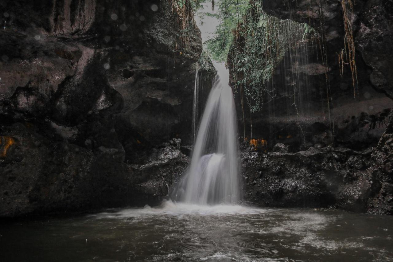 Pondok Rinjani Bungalow เตเตบาตู ภายนอก รูปภาพ