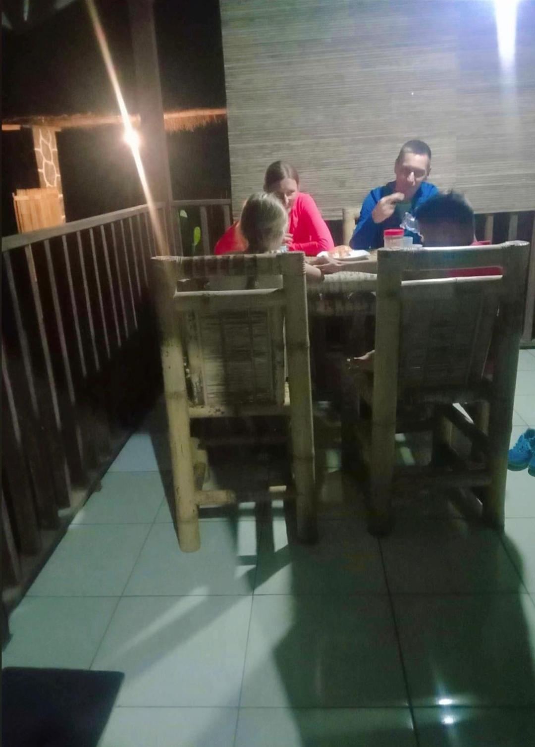 Pondok Rinjani Bungalow เตเตบาตู ภายนอก รูปภาพ