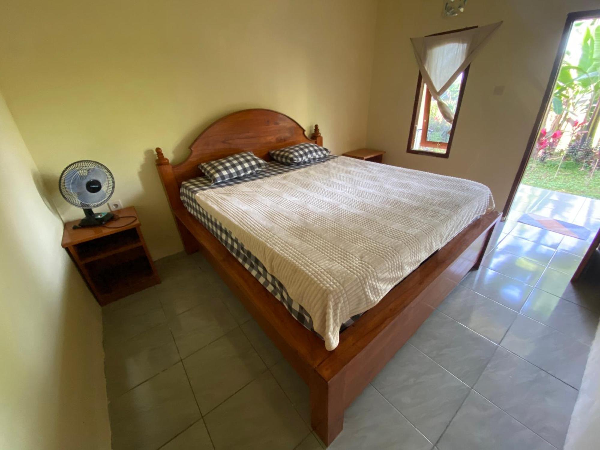 Pondok Rinjani Bungalow เตเตบาตู ภายนอก รูปภาพ